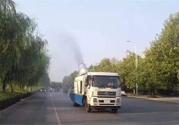 棒！風華霧炮車助鄧州改善城區(qū)空氣質量